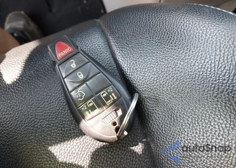 2012 Chrysler Town & Country Touring из США, поврежденный, VIN 2C4RC1BG5CR320553